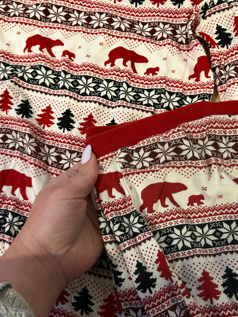 Matching adult women’s and pet pajamas for Christmas! 🎄 - Picture 5 of 9